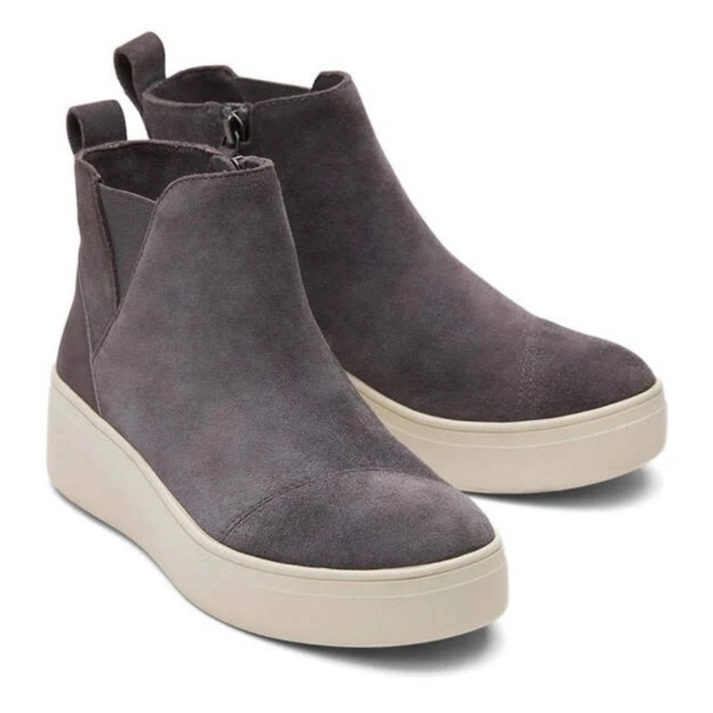 TOMS Wmn Jamie suede/leather boots; size 7; brand new never worn; pavement grey